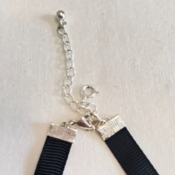 NRT Bib Choker Necklace Silver Tone Intertwined Rings And Ribbons - Picture 7 of 10